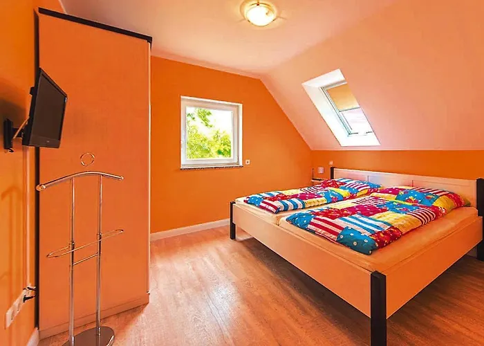 Doppelhaushaelfte In Am Oberuckersee *